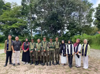 Kunjungan Ke Barak